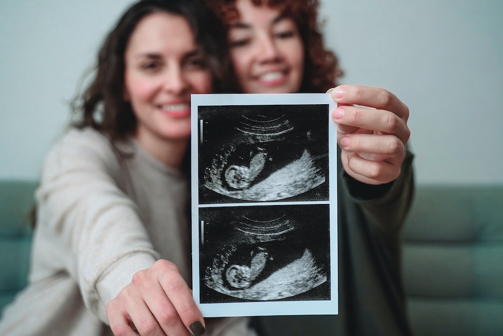 Gestation pour autrui (GPA) : les enjeux de sa légalisation