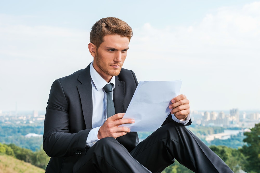 Implications Juridiques des Contrats de Travail : Une Perspective Avancée
